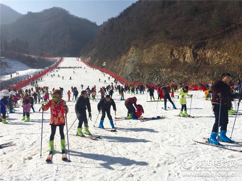 ��������ů���˽ڻ��ִ��ɶ��ھ���ɽ��ѩ������